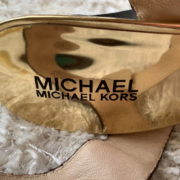 Michael Kors Plaftorm Heels, size 9 - Picture 11 of 11